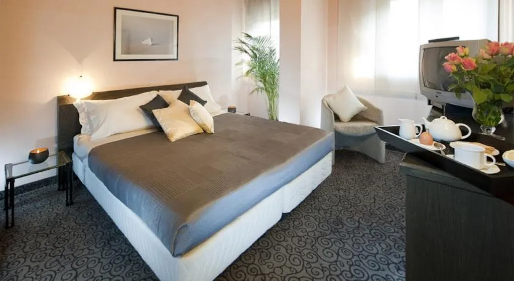 SINGLE SUPERIOR Room, Hotel Comtur, Milan