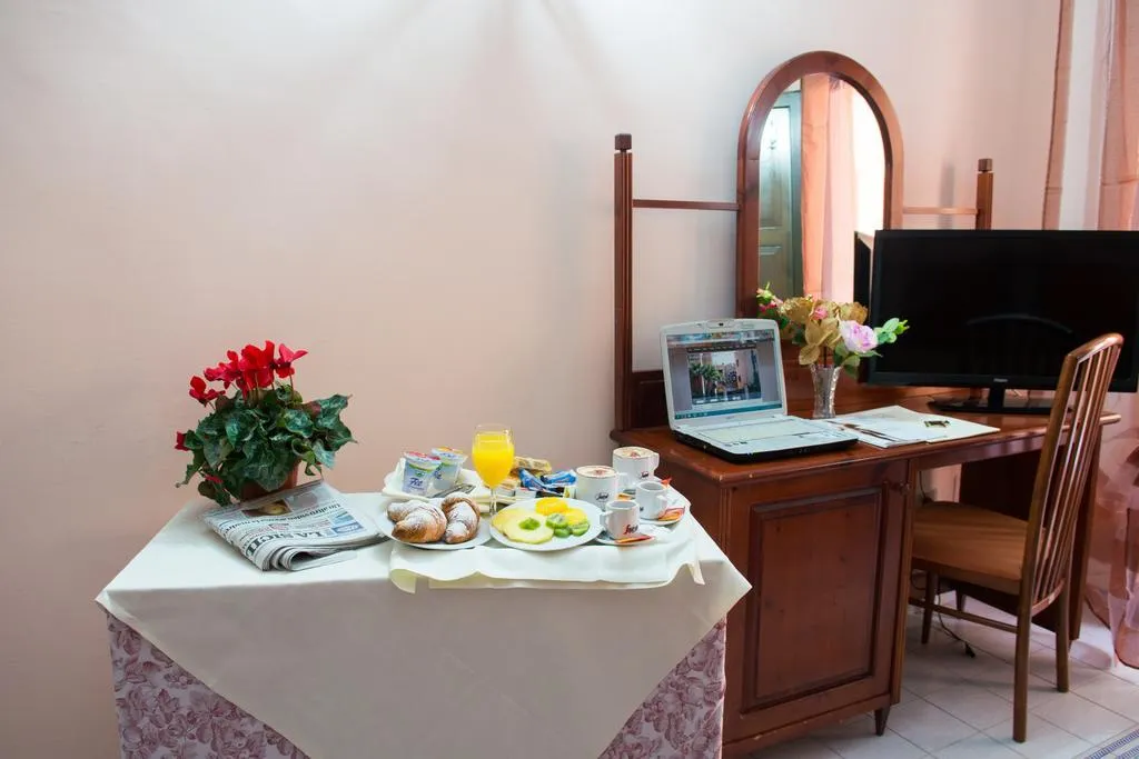 Double or Twin STANDARD Room, Grand Hotel Mosè, Catania
