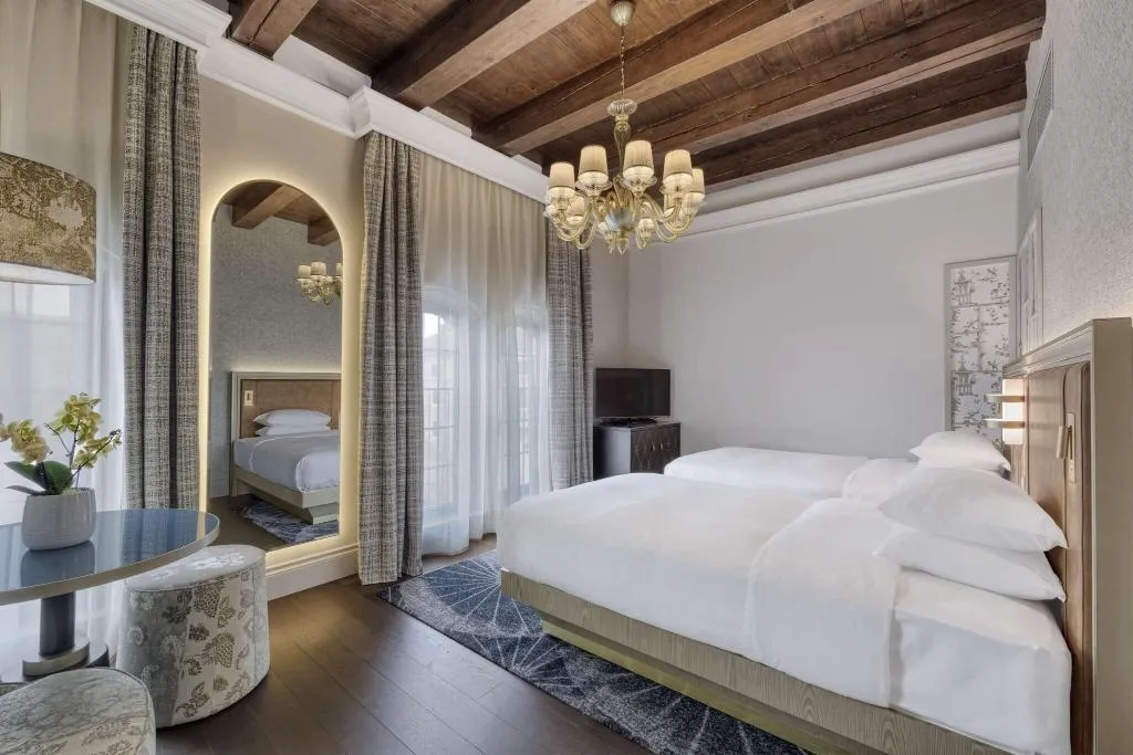 Room, Hilton Molino Stucky Venice, Venice