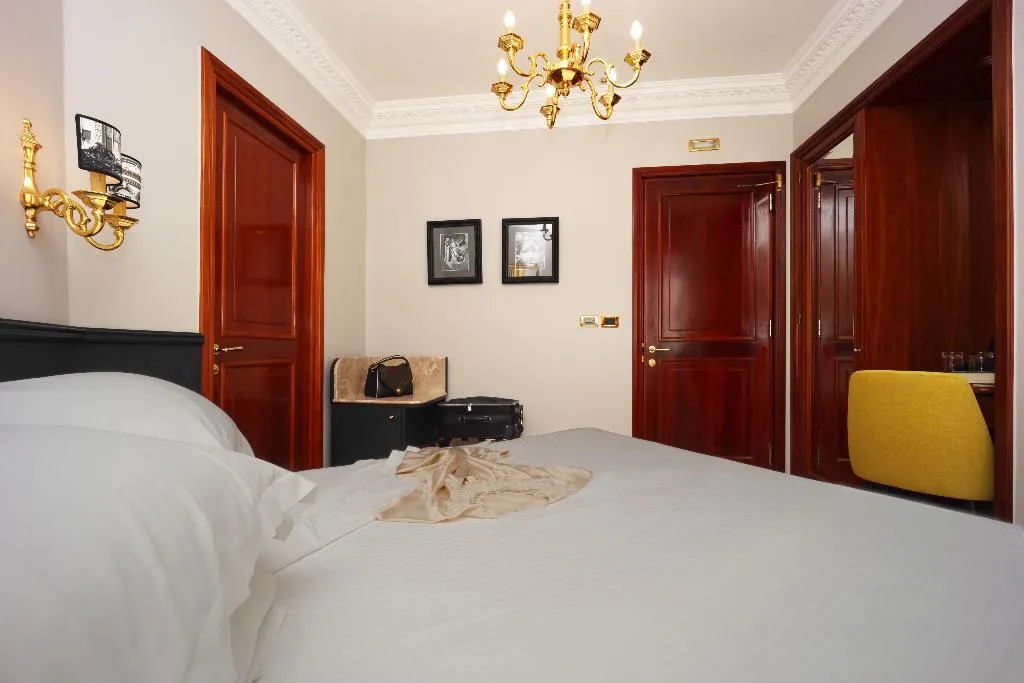 DOUBLE ECONOMY Room, Barberini, Rome