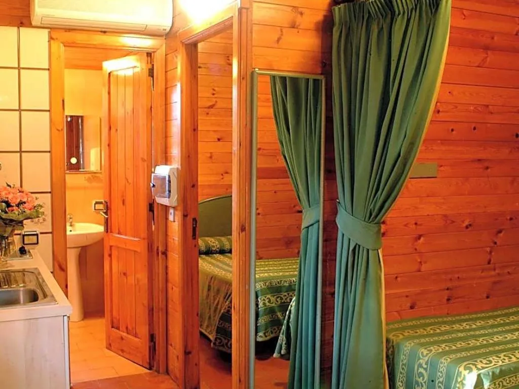 Room, Residence Villaggio Verde, Naples