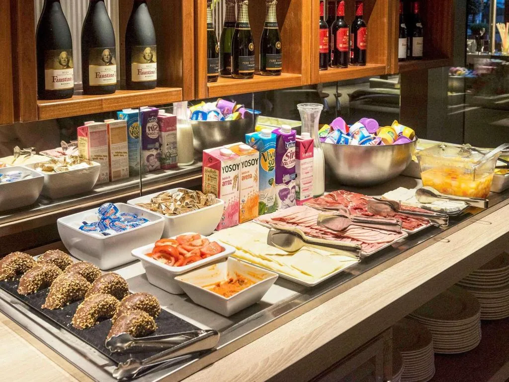 Restaurant, ibis Styles Figueres Ronda, Costa Brava