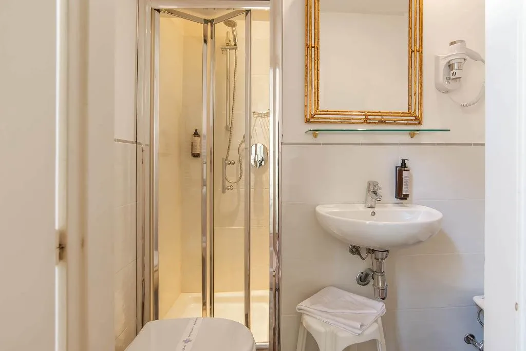 SINGLE STANDARD Room, Atlantic Palace, Florence