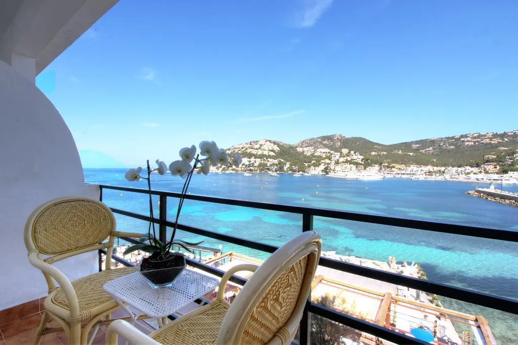 Room, Brisamar Affiliated by Fergus, Majorca