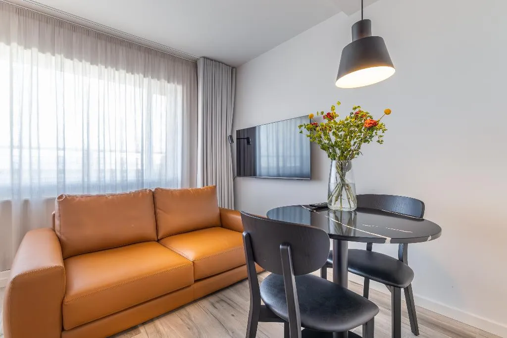 STUDIO DELUXE Room, Hlemmur Suites, Reykjavik