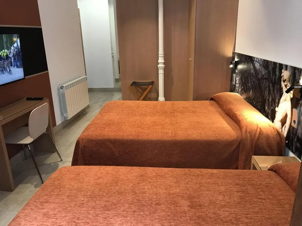Room, Hostal Cervelo, Madrid