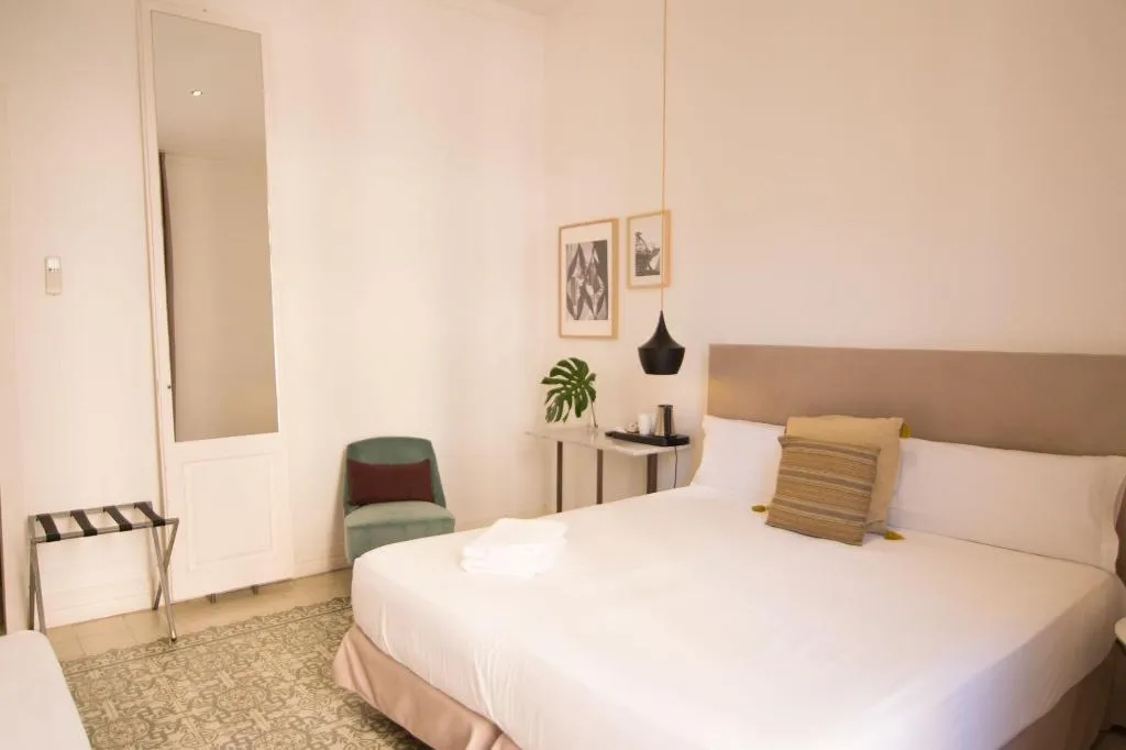 Room, Forgetmenot, Barcelona