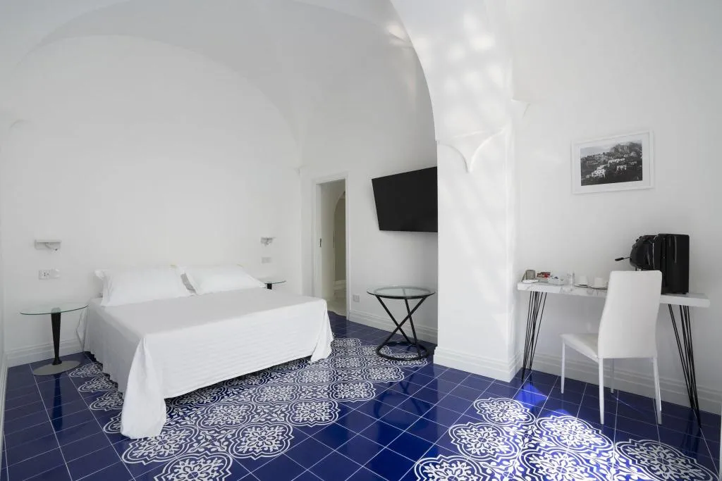 DOUBLE TWO QUEEN BEDS Room, Villa Magia, Naples