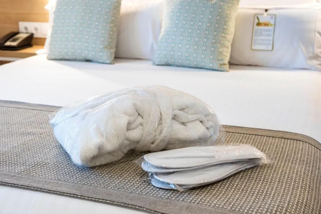 DOUBLE SINGLE USE COMFORT Room, ZT The Golden Hotel Barcelona, Barcelona
