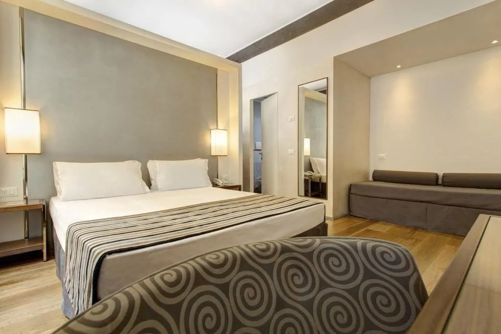 Double or Twin QUEEN SIZE BED Room, Orto de Medici, Florence