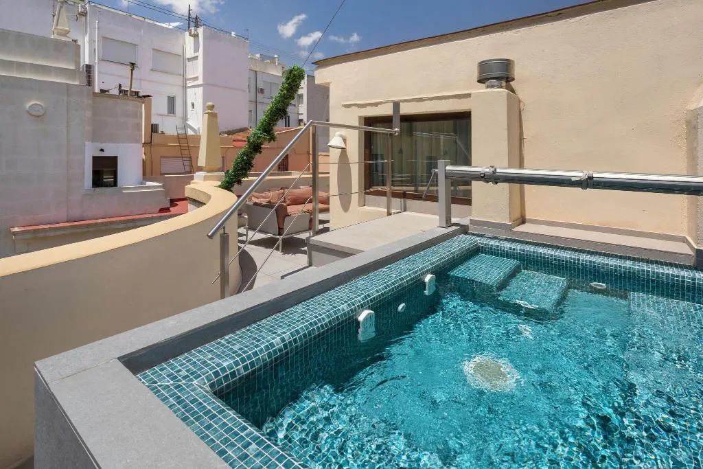 JUNIOR SUITE WITH PRIVATE POOL Room, Catalonia Excelsior, Valencia