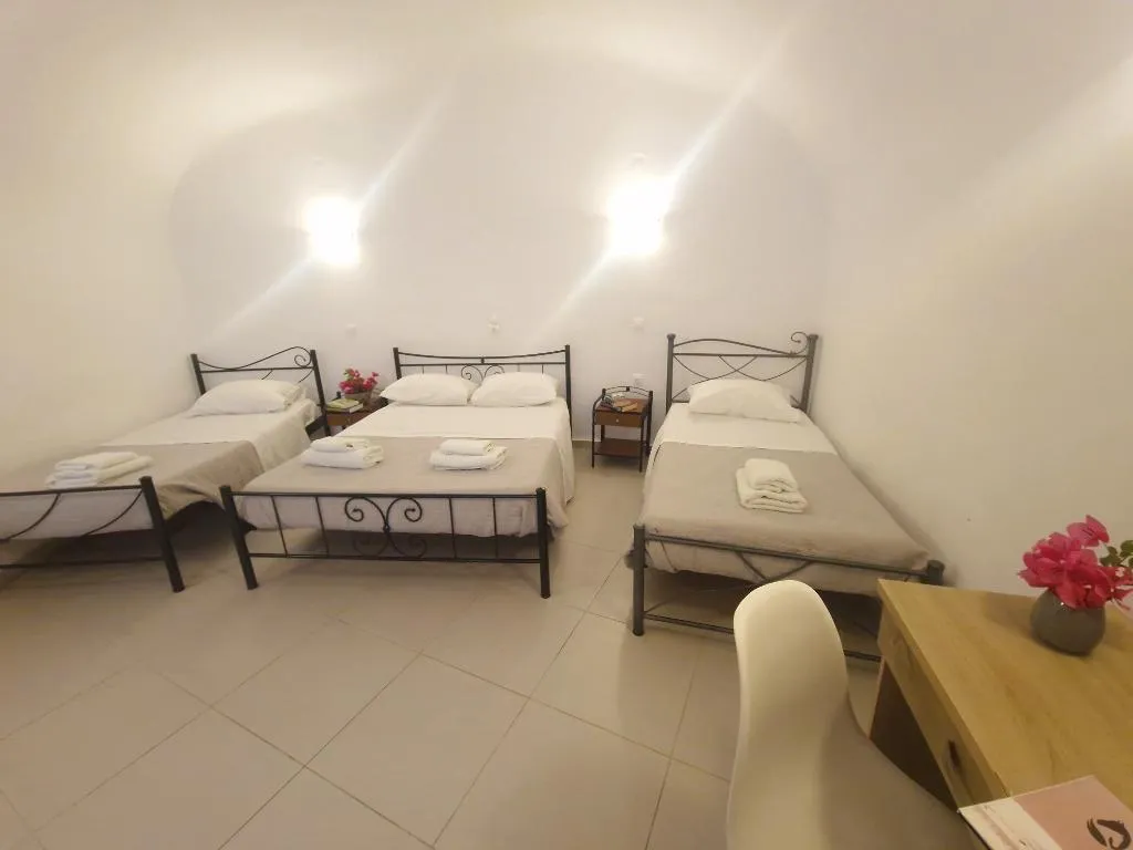 QUADRUPLE ECONOMY Room, Kykladonisia Traditional Settlement, Santorini