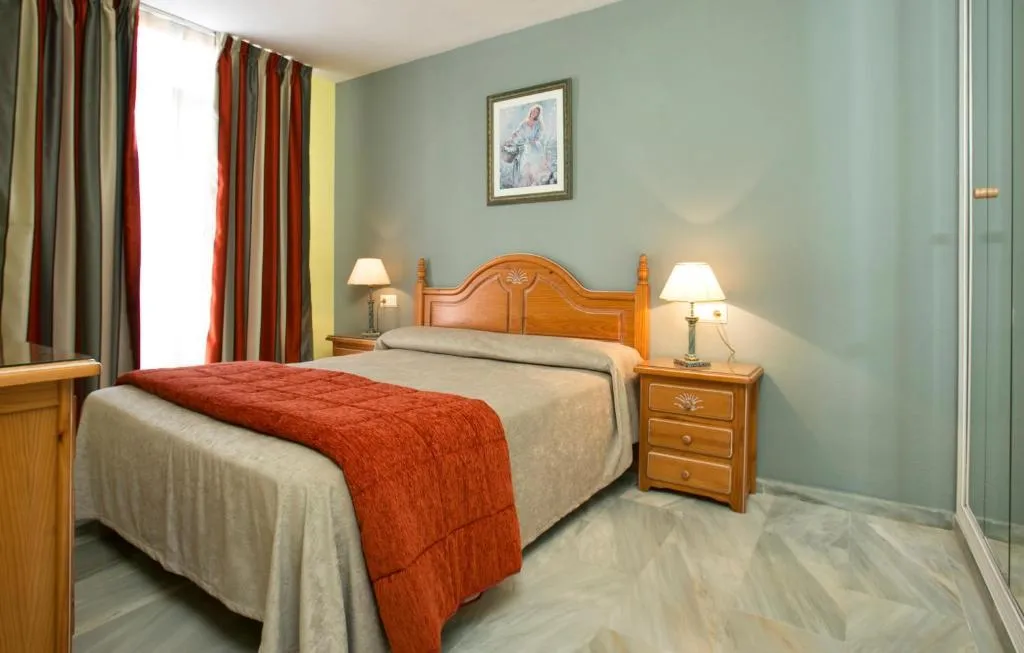 APARTMENT THREE BEDROOMS Room, Ona Campanario, Costa Del Sol