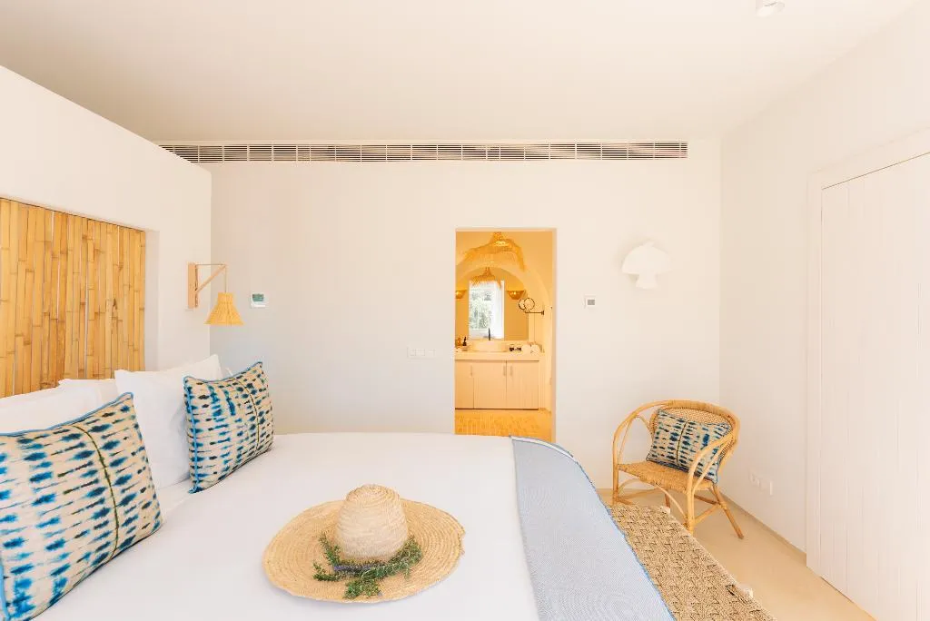 SUITE CLASSIC POOL VIEW Room, Octant Vila Monte, Algarve