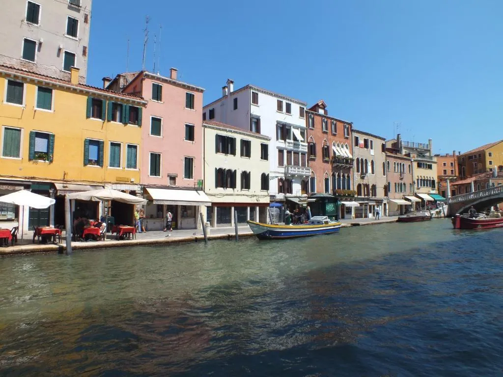 General view, Leone, Venice