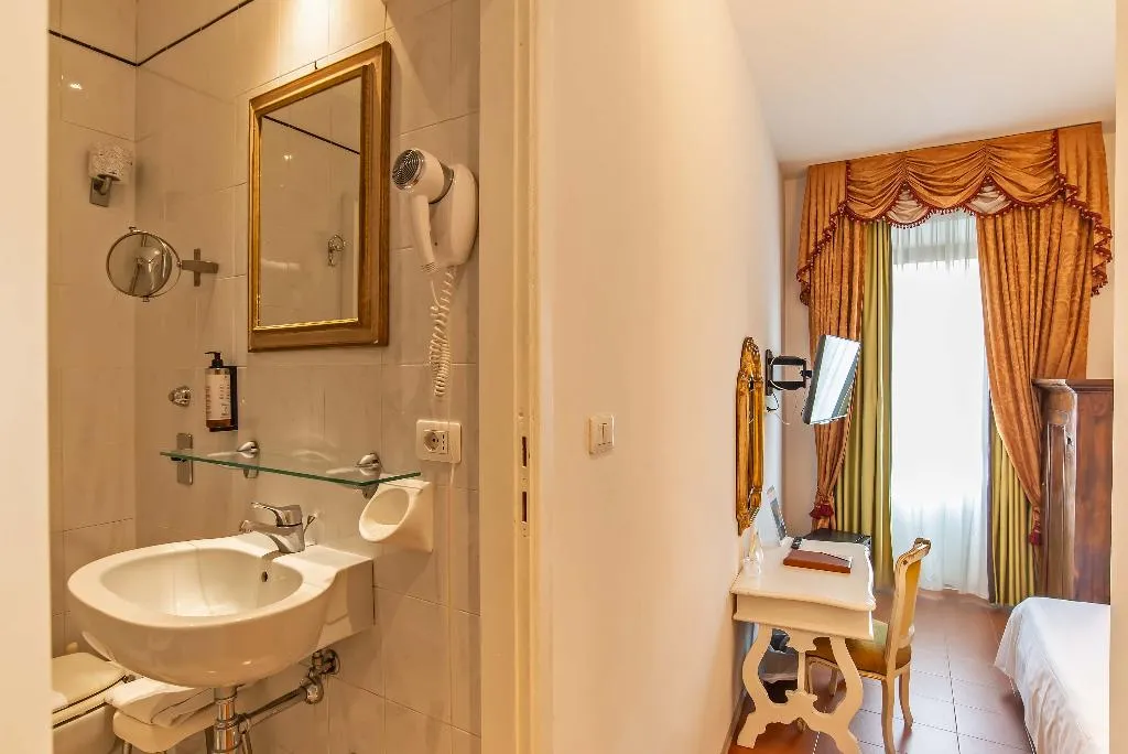 SINGLE STANDARD Room, Machiavelli Palace, Florence