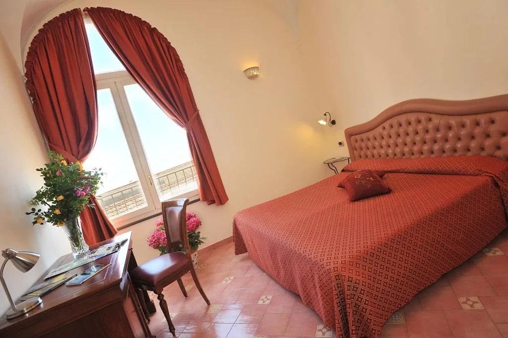 Room, L'Antico Convitto, Naples