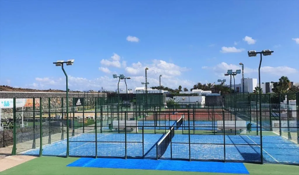 Sports and Entertainment, Hyde Park Lane, Lanzarote