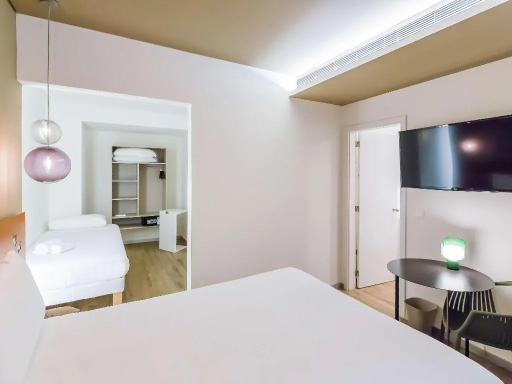 Room, ibis Styles Lisboa Centro Marquês de Pombal, Lisbon