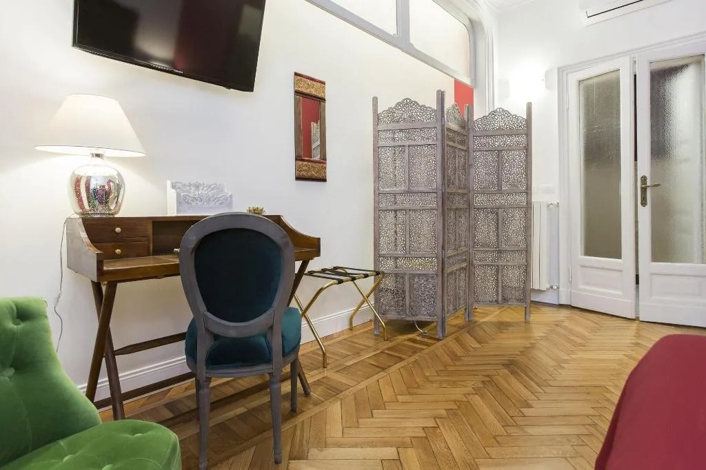 Room, Household - Settembrini 17, Milan