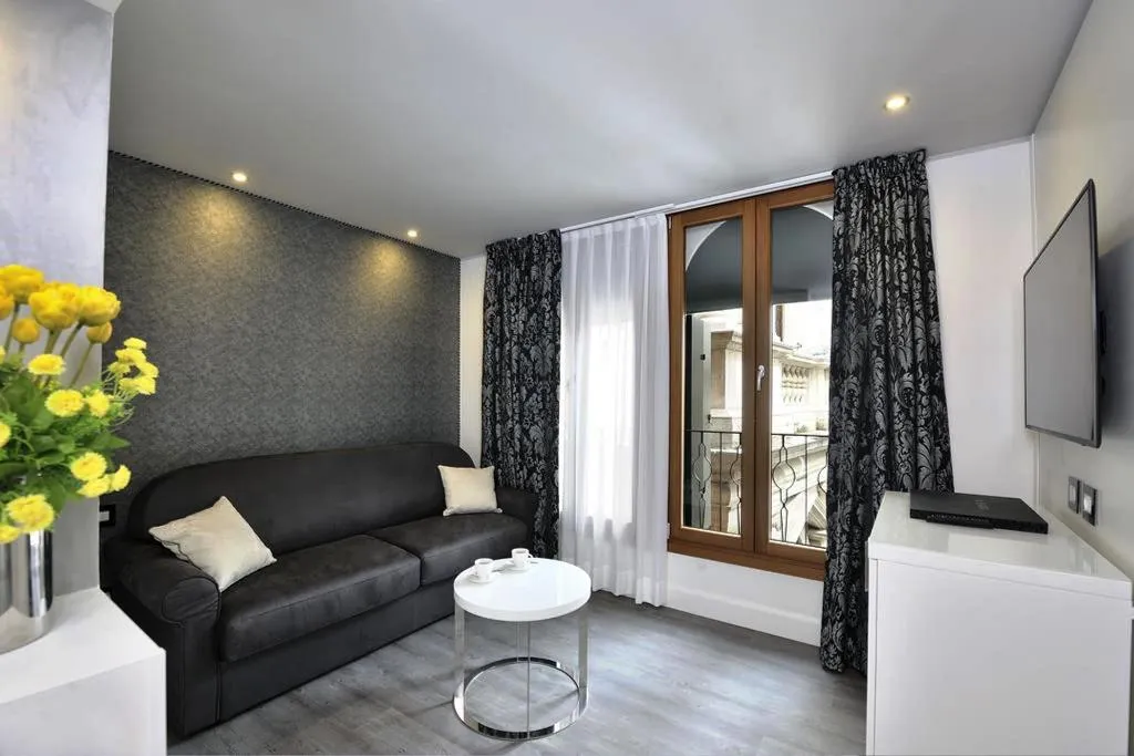 JUNIOR SUITE STANDARD Room, Al Theatro Palace, Venice