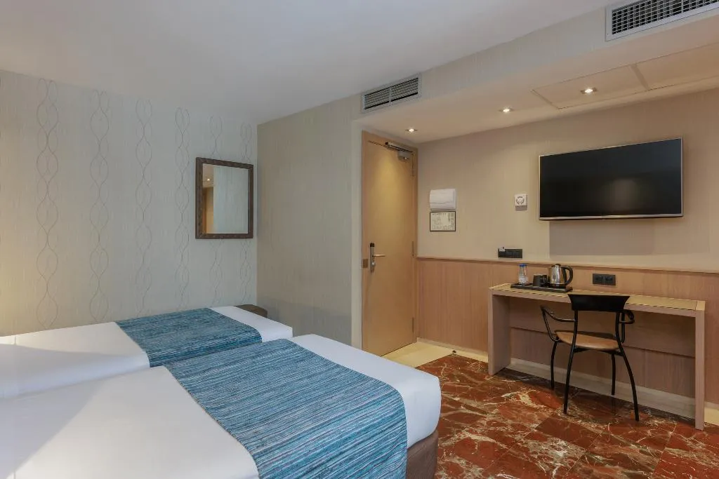 DOUBLE STANDARD Room, Hotel Gotico, Barcelona