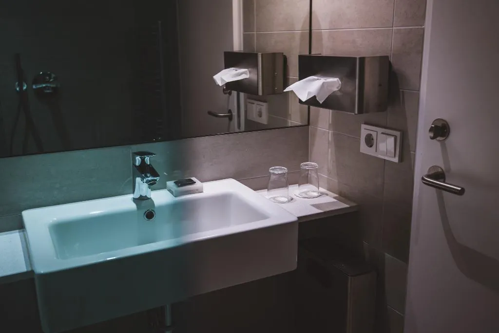DOUBLE SINGLE USE SUPERIOR Room, Radisson Blu Saga Hotel, Reykjavik, Reykjavik