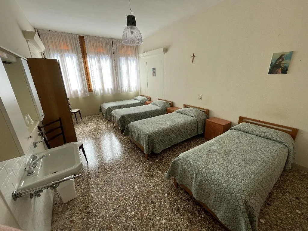 QUADRUPLE ECONOMY Room, Casa Caburlotto, Venice
