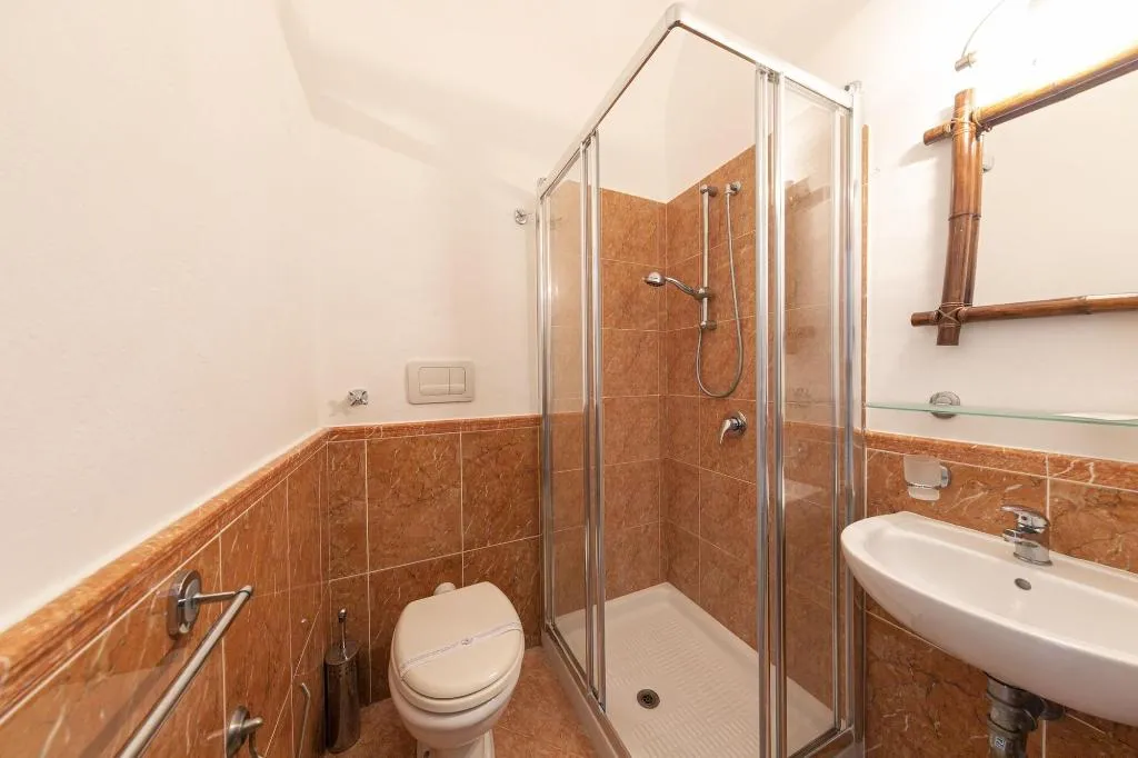 SINGLE STANDARD Room, Palazzo Villelmi, Palermo