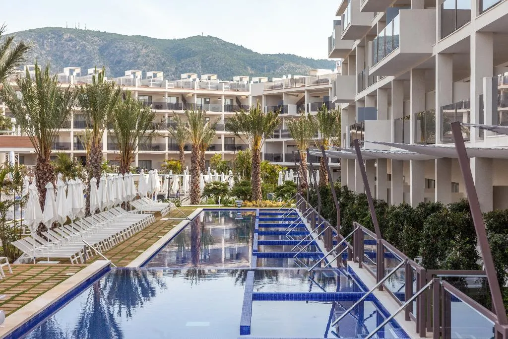 Pool, Zafiro Palace Palmanova, Majorca