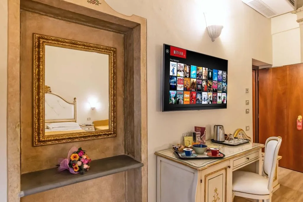 Room, Porta Faenza, Florence