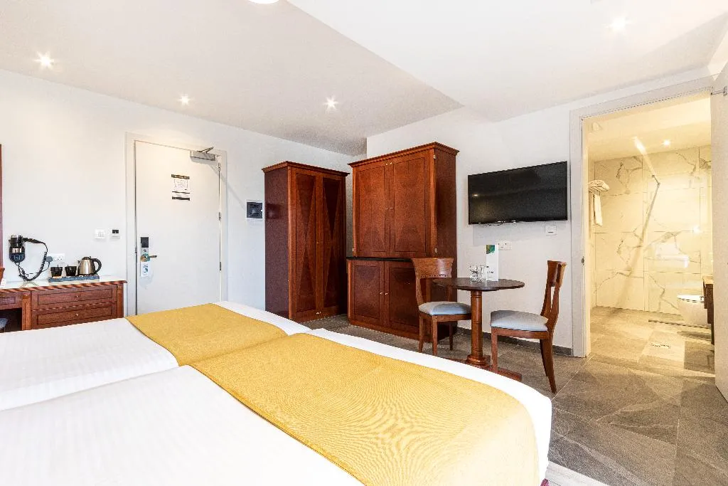 JUNIOR SUITE STANDARD Room, Solana Hotel & Spa, Malta