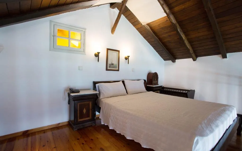 Room, Nostos, Crete