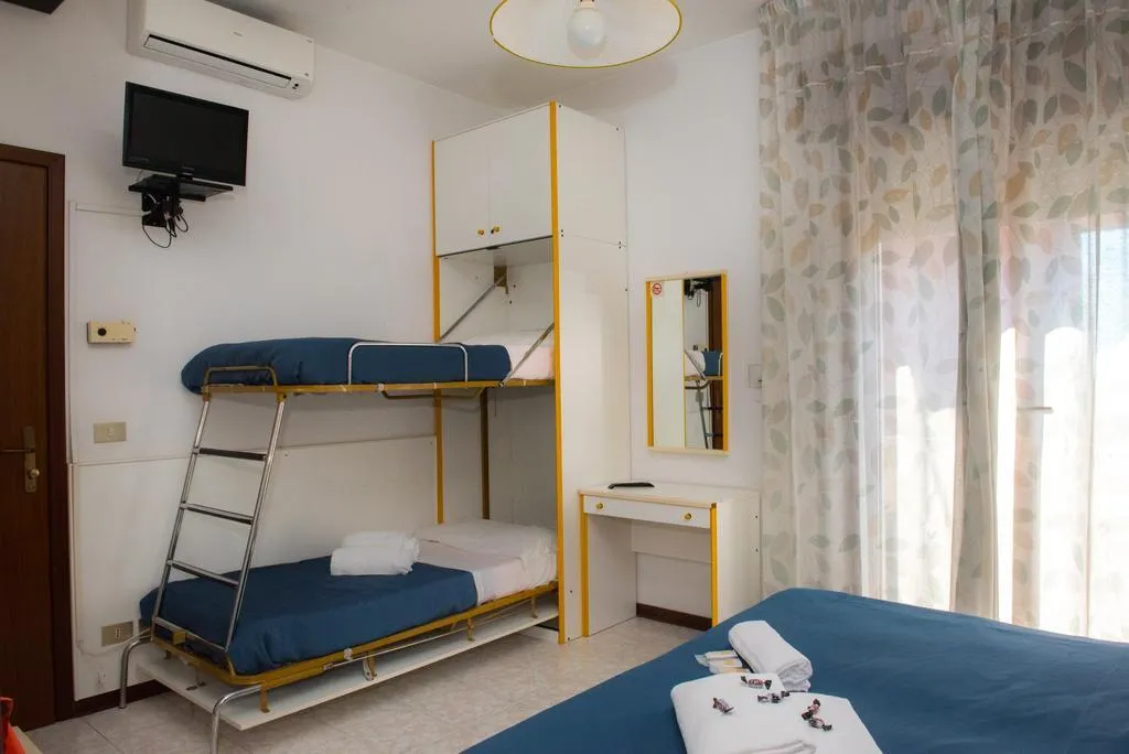 QUADRUPLE ECONOMY Room, Malibran Jesolo, Venice