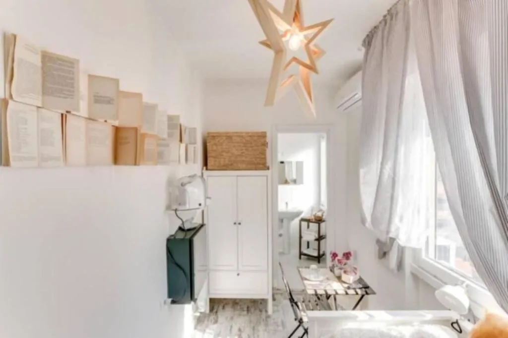 SINGLE STANDARD Room, Letto E Latte, Naples
