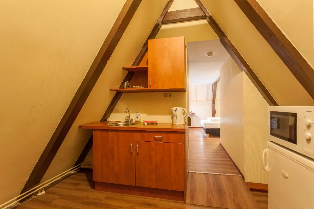 APARTMENT STANDARD Room, A-train, Amsterdam