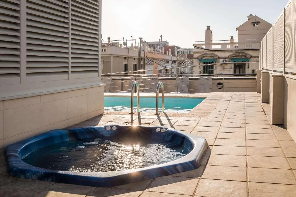 Pool, Petit Palace Trencadis, Barcelona