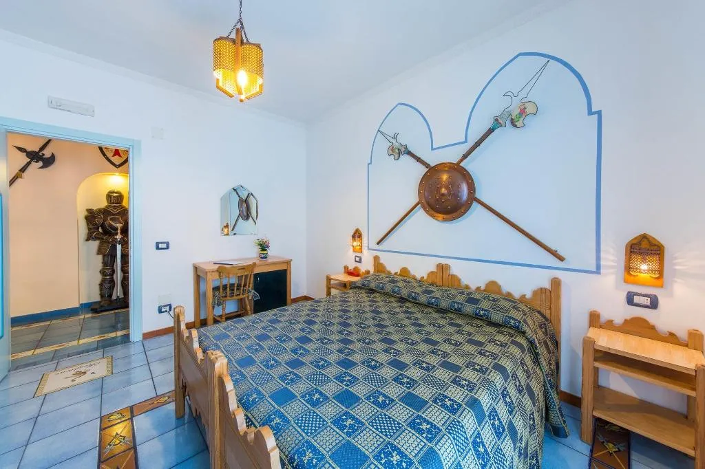 Room, Albergo Riviera, Naples