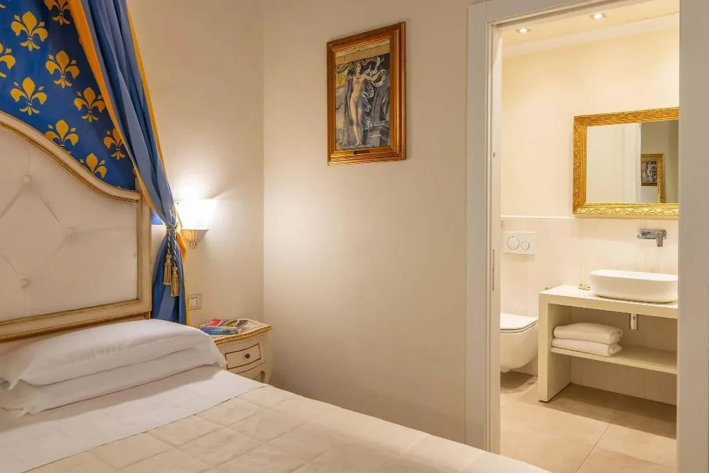 DOUBLE CLASSIC Room, Porta Faenza, Florence