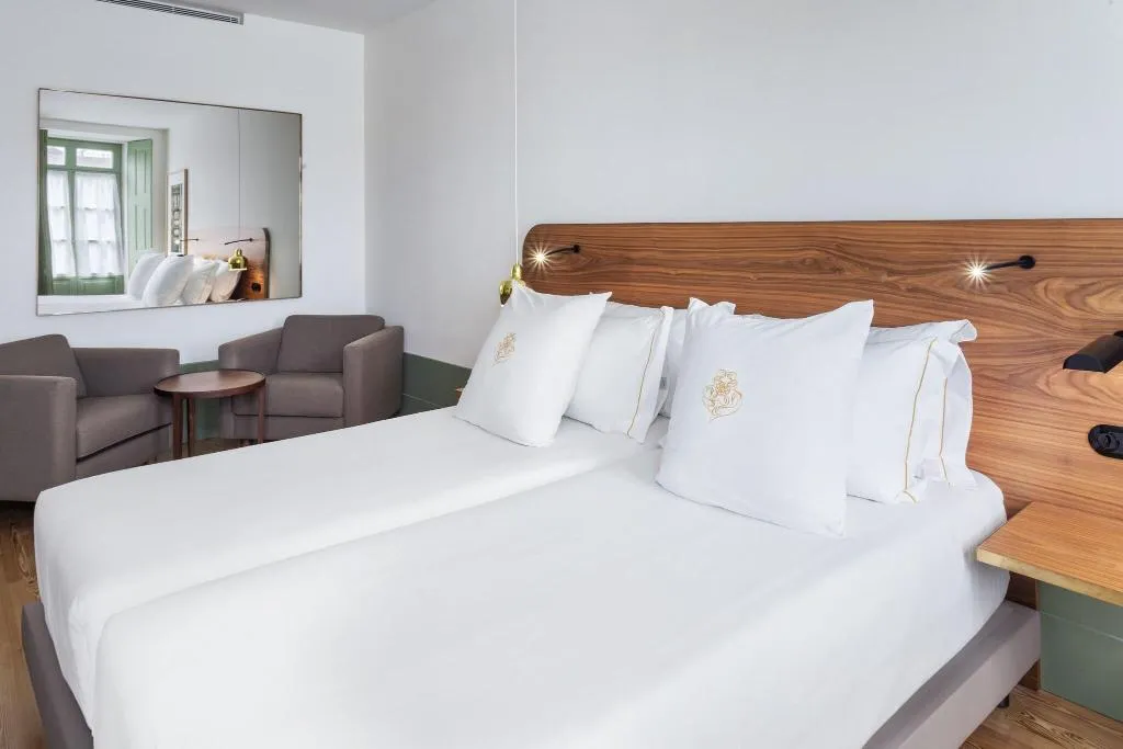 Room, One Shot Aliados Goldsmith, Porto