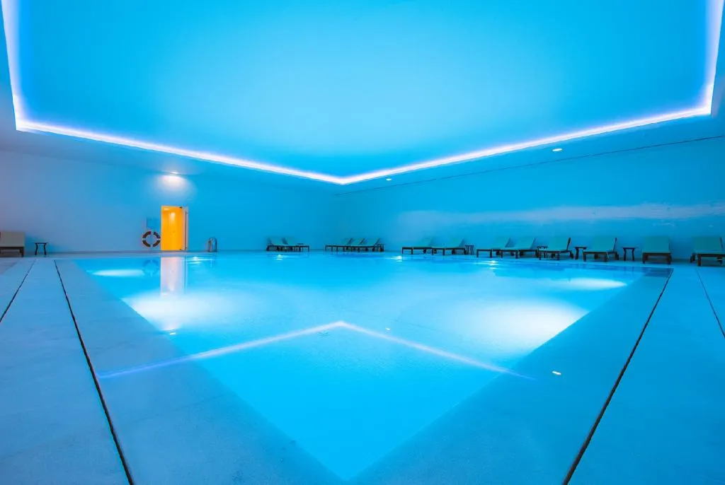 Pool, Wine & Books by the sea - Algarve Resort, Algarve