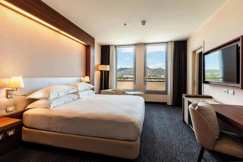 DOUBLE DELUXE KING BED Room, Delta Hotels By Marriott Olbia Sardinia, Olbia