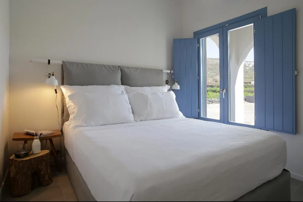 VILLA WITH PRIVATE POOL Room, Vino Houses, Santorini