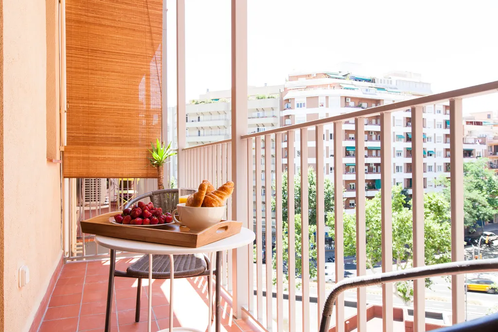 APARTMENT WITH BALCONY Room, Charming Flats by Aspasios, Barcelona