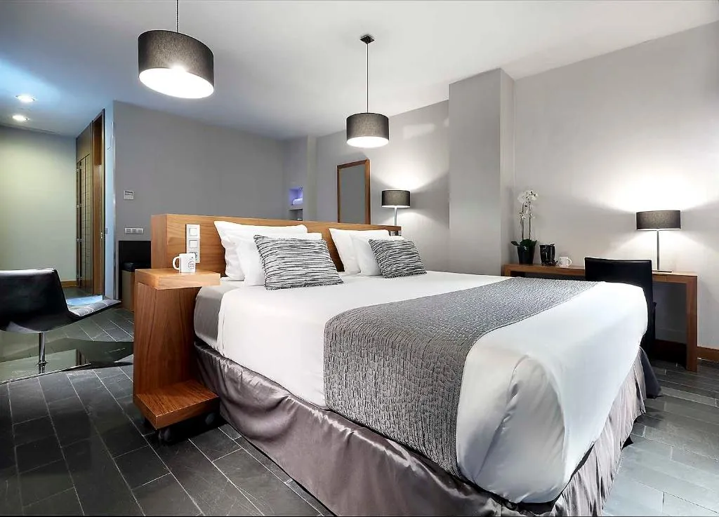 JUNIOR SUITE STANDARD Room, Eurostars Madrid Congress, Madrid