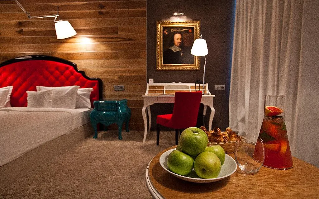 JUNIOR SUITE STANDARD Room, Graffit Gallery Hotel, Varna