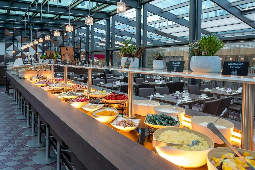 Restaurant, Park Inn by Radisson Berlin Alexanderplatz, Berlin