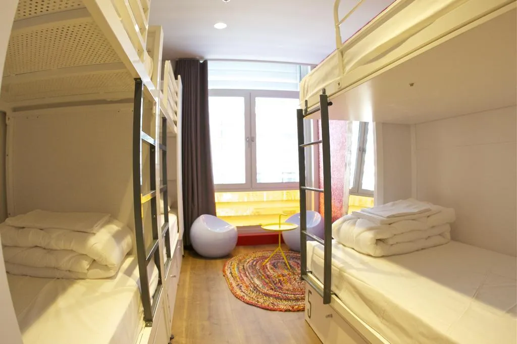 Bed in dormitory FEMALE ROOM Room, Generator Barcelona, Barcelona