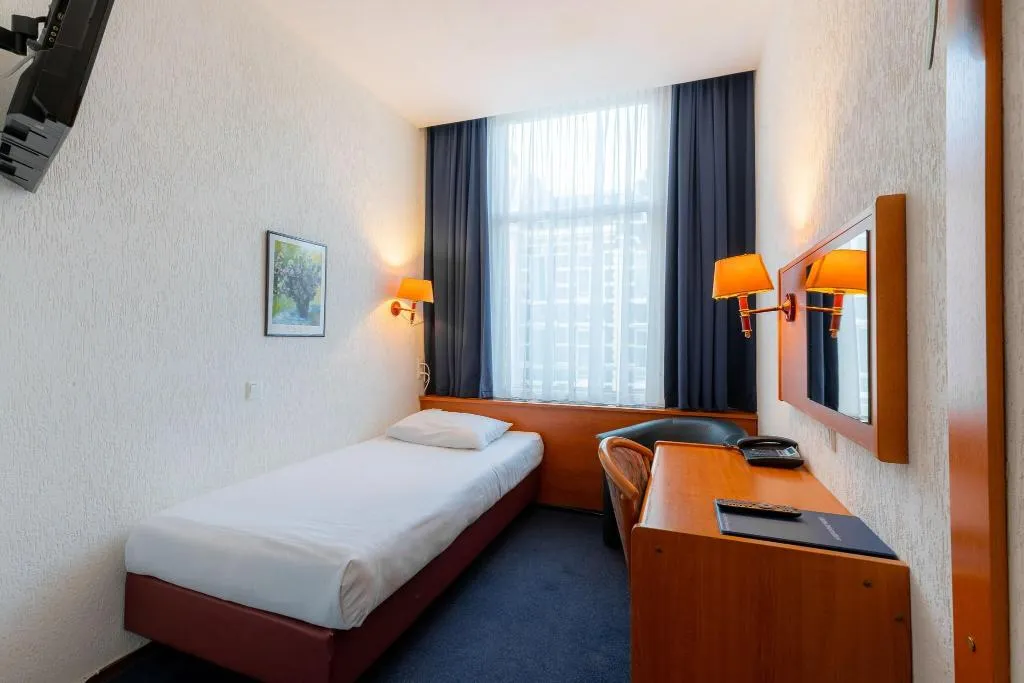 SINGLE STANDARD Room, Owl Hotel, Amsterdam