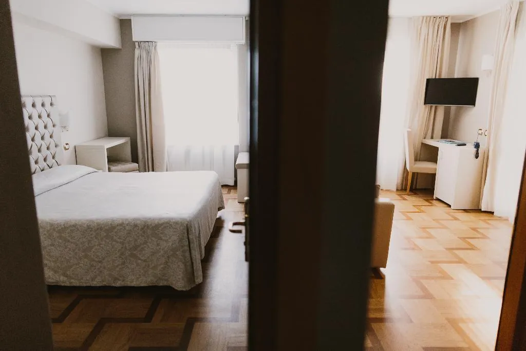 SUITE STANDARD Room, Hotel Metropole, Cagliari